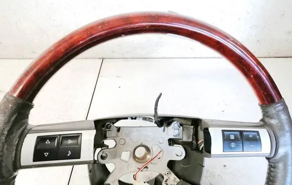 Steering wheel buttons/switches