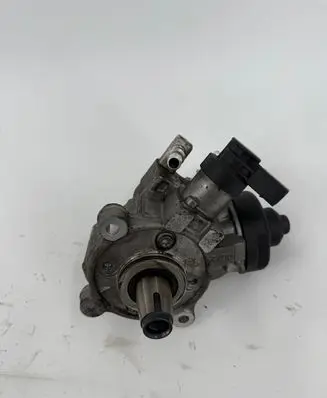 BMW X3 E83 Fuel injection high pressure pump 0445010588 8511626