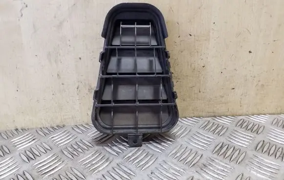 Audi A6 C7 Quarter panel pressure vent 4G5819181