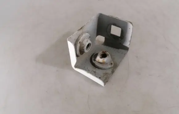 Renault Master III Fender mounting bracket 625250003R