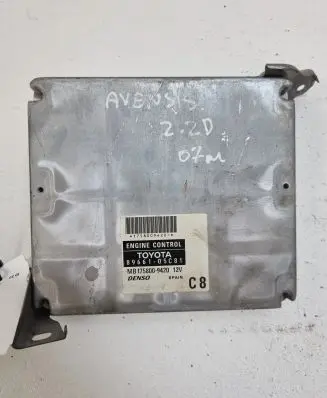 Toyota Avensis T250 Engine control unit/module 896605C81