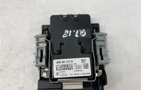 Audi Q7 4M Windshield/windscreen camera 4M0907217D
