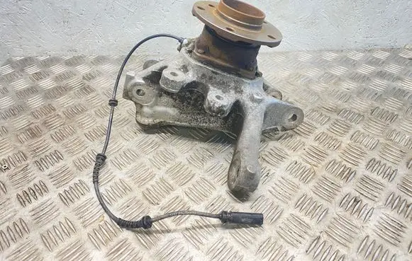 Rear wheel hub