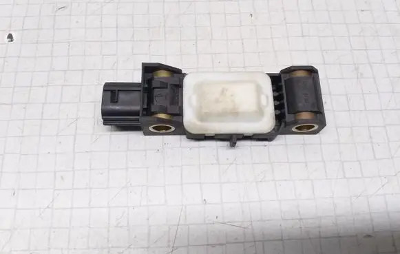Nissan Primera Airbag deployment crash/impact sensor