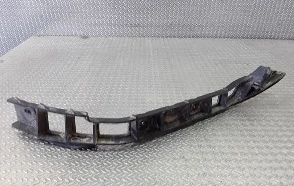 Opel Meriva A Bumper support mounting bracket corner 93330081