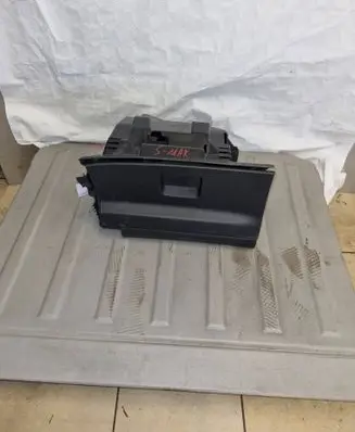 Ford S-MAX Glove box