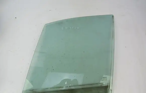 Renault Scenic I Front door window glass four-door 