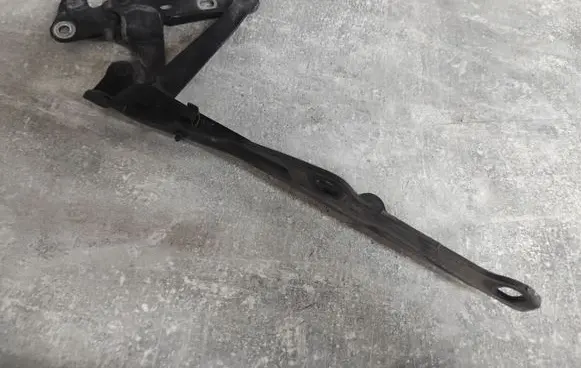 Chrysler 300 - 300C Engine bonnet/hood hinges