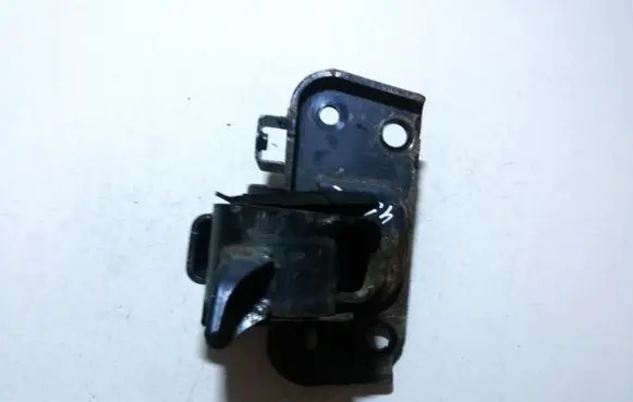 Toyota Auris 150 Engine mount bracket