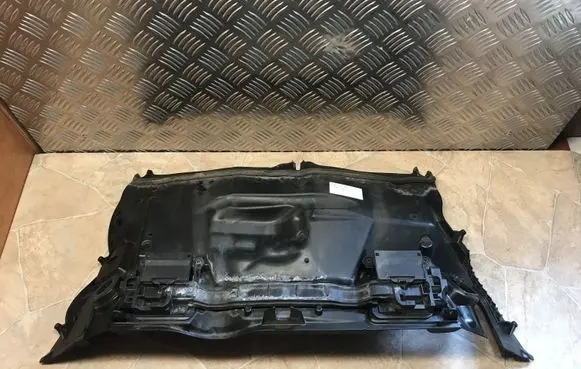 Mercedes-Benz C W205 Heat shield in engine bay 