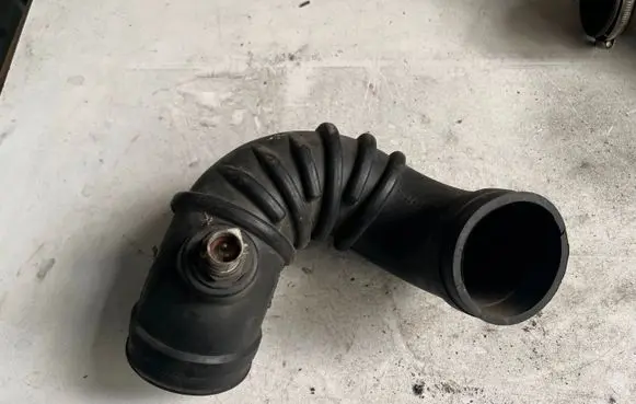 Volkswagen Sharan Air intake hose/pipe 7M0129627K 95VW9W6633CB