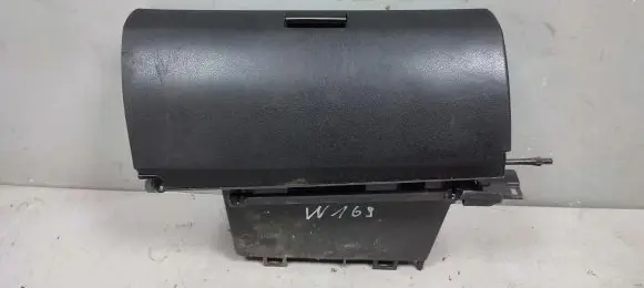 Mercedes-Benz A W169 Glove box