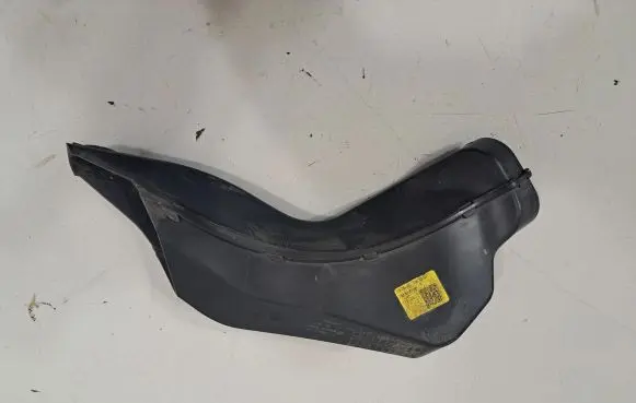 BMW iX Water drain line hose 7954577