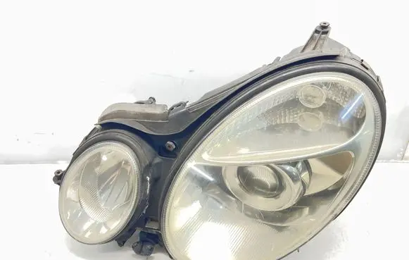 Mercedes-Benz E W211 Headlight/headlamp 15435901 5DV008290
