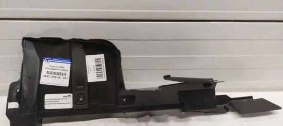 Jeep Grand Cherokee Air flow deflector 68325708AA
