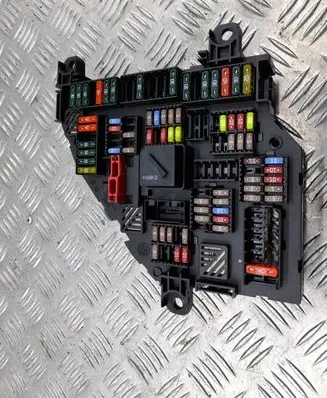 BMW 6 F12 F13 Fuse module 9252812