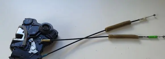 Toyota Prius+ (ZVW40) Front door lock