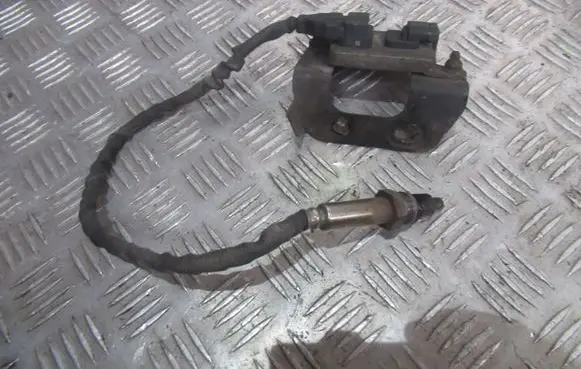 Mercedes-Benz C W205 Lambda probe sensor A0009050008