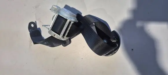 Dodge Challenger Rear seatbelt