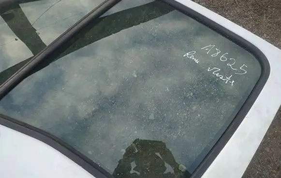 Renault Master II Front door window glass four-door
