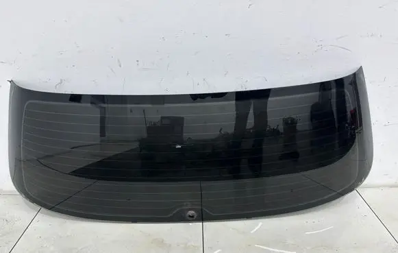 Volkswagen PASSAT B6 Rear windscreen/windshield window 