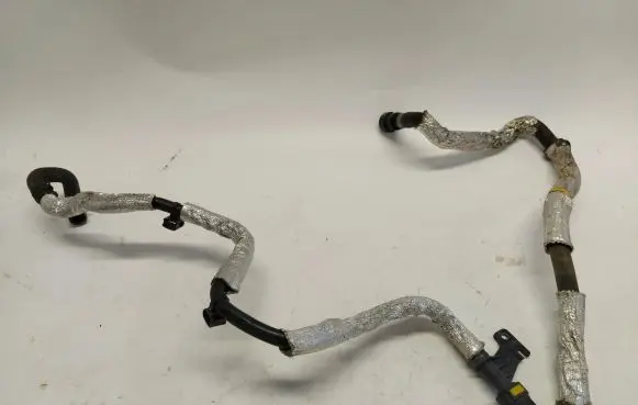 Volvo XC60 Engine coolant pipe/hose 32252202