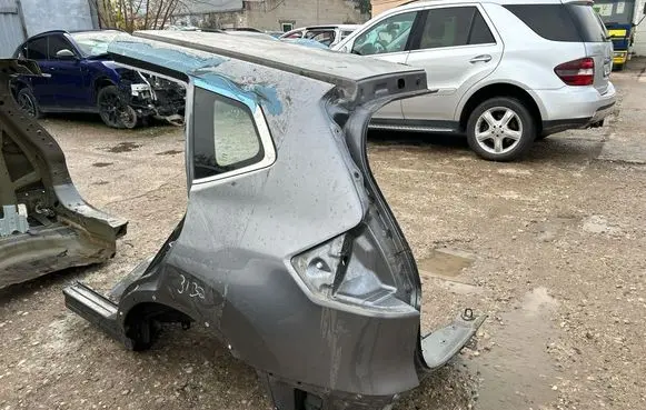 Nissan Rogue Rear quarter panel 43R000586