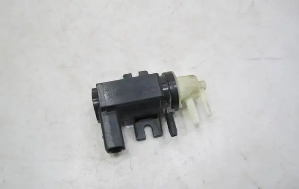 Volkswagen Golf V Turbo solenoid valve 1K0906627A 70086800 08T266
