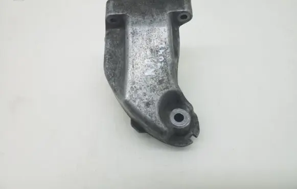 Mercedes-Benz E W212 Engine mounting bracket A6422233304