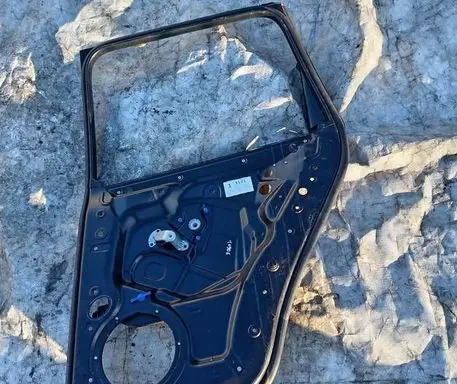 Volkswagen Touran I Rear door window/glass frame 7L6839730B 993465108