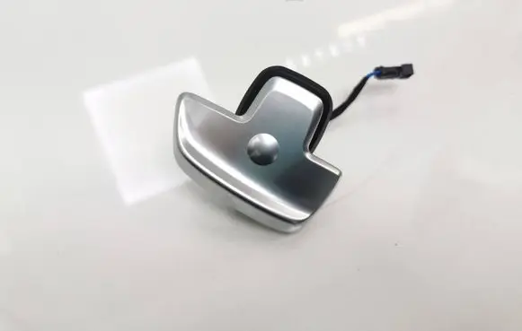 Steering wheel buttons/switches