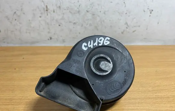 Mercedes-Benz E W210 Horn signal 0055307 C4196