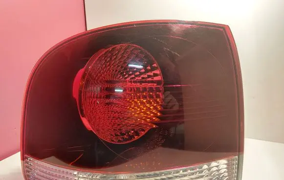 Volkswagen Touareg I Rear/tail lights 7L6945257