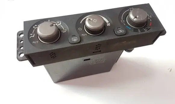Mitsubishi Pajero Climate control unit MR958005 146570022