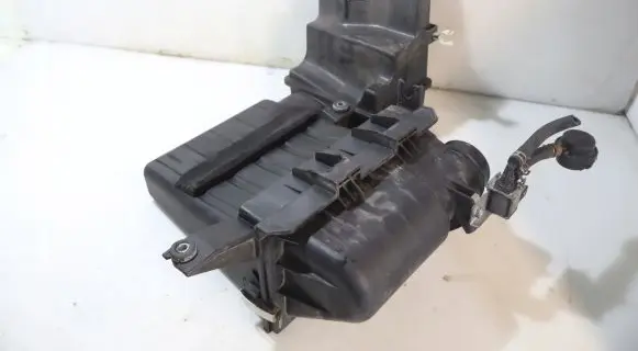 Suzuki Swift I Air filter box