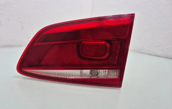 Volkswagen PASSAT B7 Tailgate rear/tail lights 