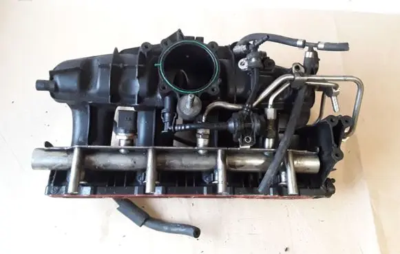 Audi A4 S4 B7 8E 8H Intake manifold 06133185