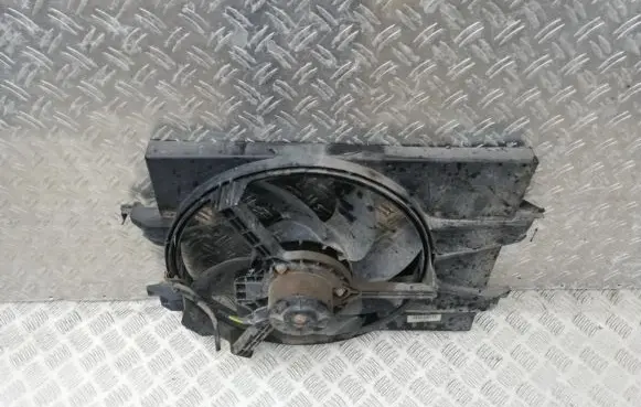 Ford Fiesta Radiator cooling fan shroud 8240365 c9g4a