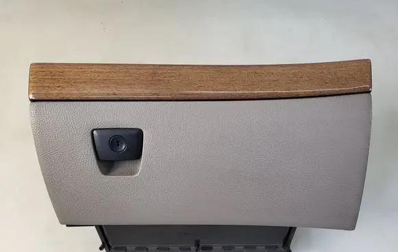 Volvo XC90 Glove box 3409563 3409421
