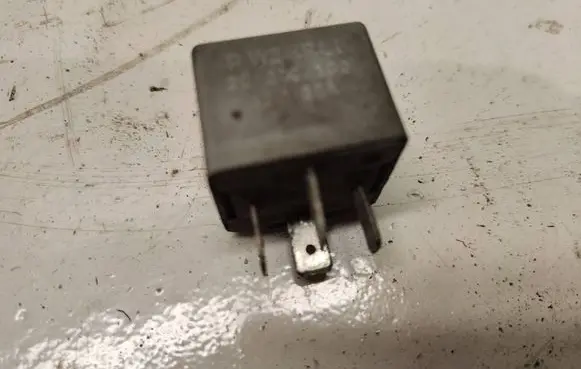 Chrysler Voyager Other relay 20200100