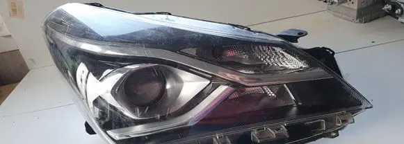 Toyota Yaris Headlight/headlamp