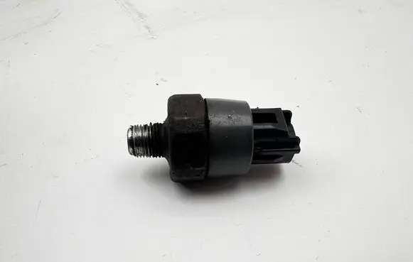 Toyota Land Cruiser (J120) Oil pressure sensor