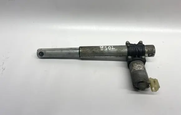 BMW 5 F10 F11 Seat adjustment motor 9168757 0390204066