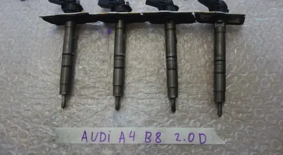 Audi A4 S4 B8 8K Fuel injector 03L130277 07102501751 0445116005