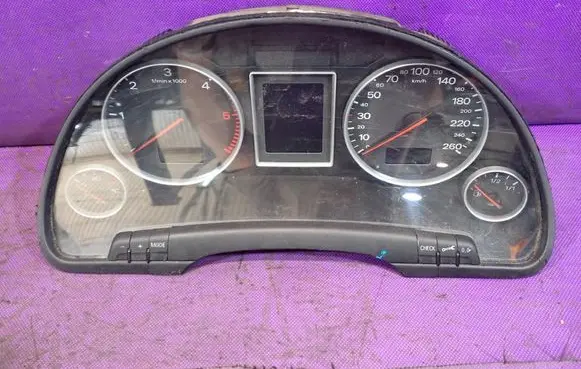 Audi A4 S4 B6 8E 8H Speedometer (instrument cluster)