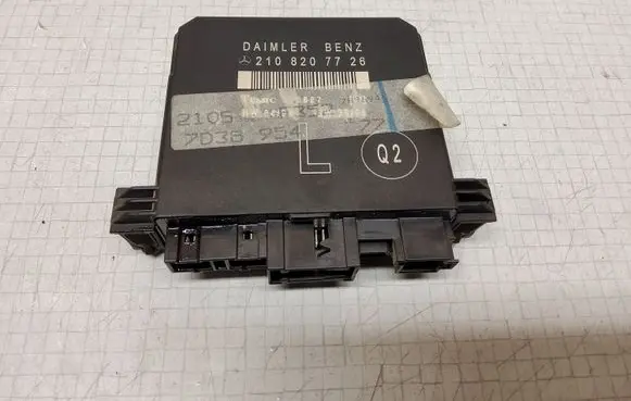 Mercedes-Benz E W210 Door control unit/module 2108207726