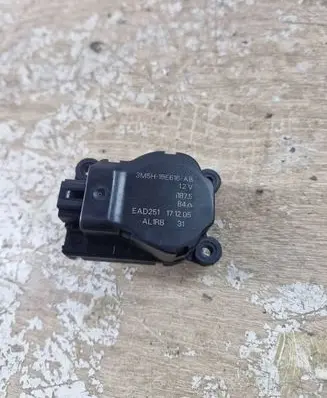 Ford Focus C-MAX Air flap motor/actuator 3M5H19E616AB EAD251