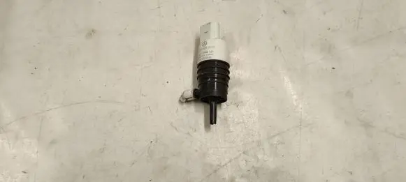 Mercedes-Benz C W205 Windscreen/windshield washer pump A2058660100