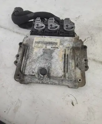 Renault Trafic II (X83) Engine control unit/module 0281013364 8200635663 8200833387