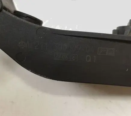 Mercedes-Benz E W211 Accelerator throttle pedal A2113000904